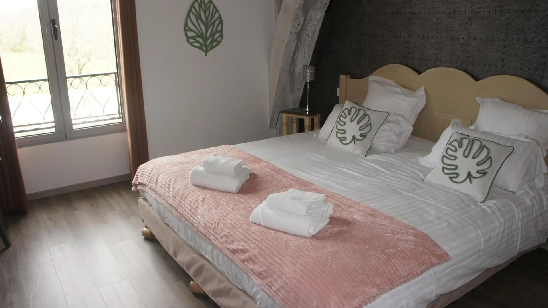 ***  فندق أوبيرج دي كارتاساك Cressensac-Sarrazac فرنسا